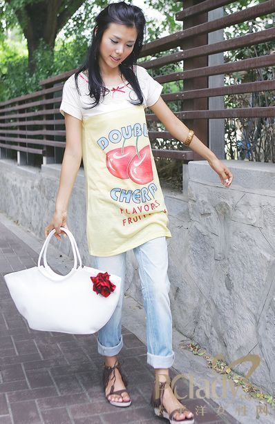 韩国美女人人爱的时尚T恤